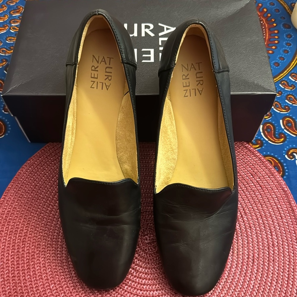 Black Leather Flat shoe size 10